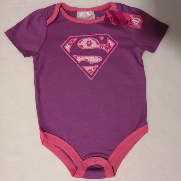 🔥SALE🔥 Supergirl Superhero Baby Girls Onesie Bodysuit NWT Size 18-24 Months - Picture 1 of 5